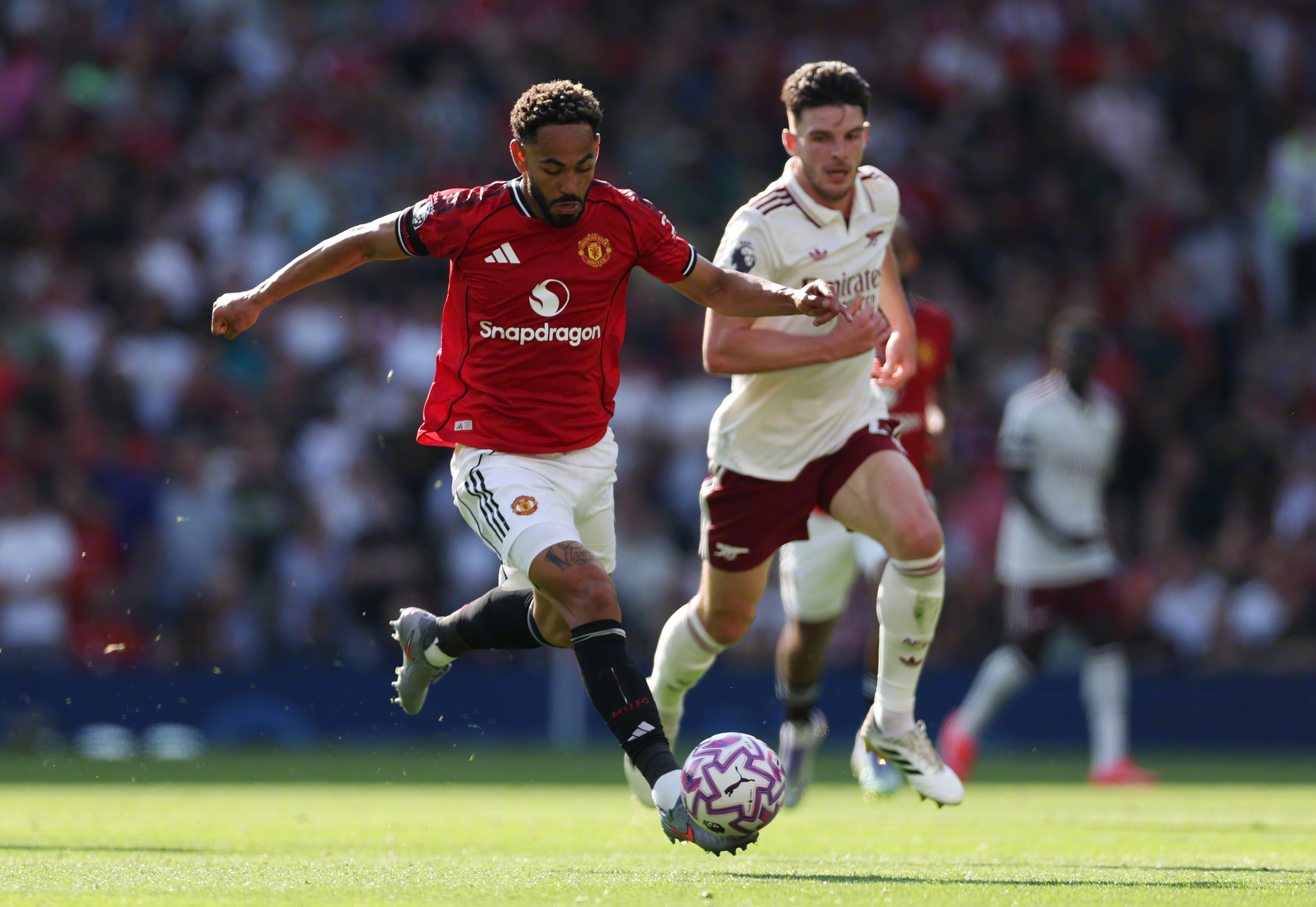 曼联前锋连续破门，成为球队得分保障