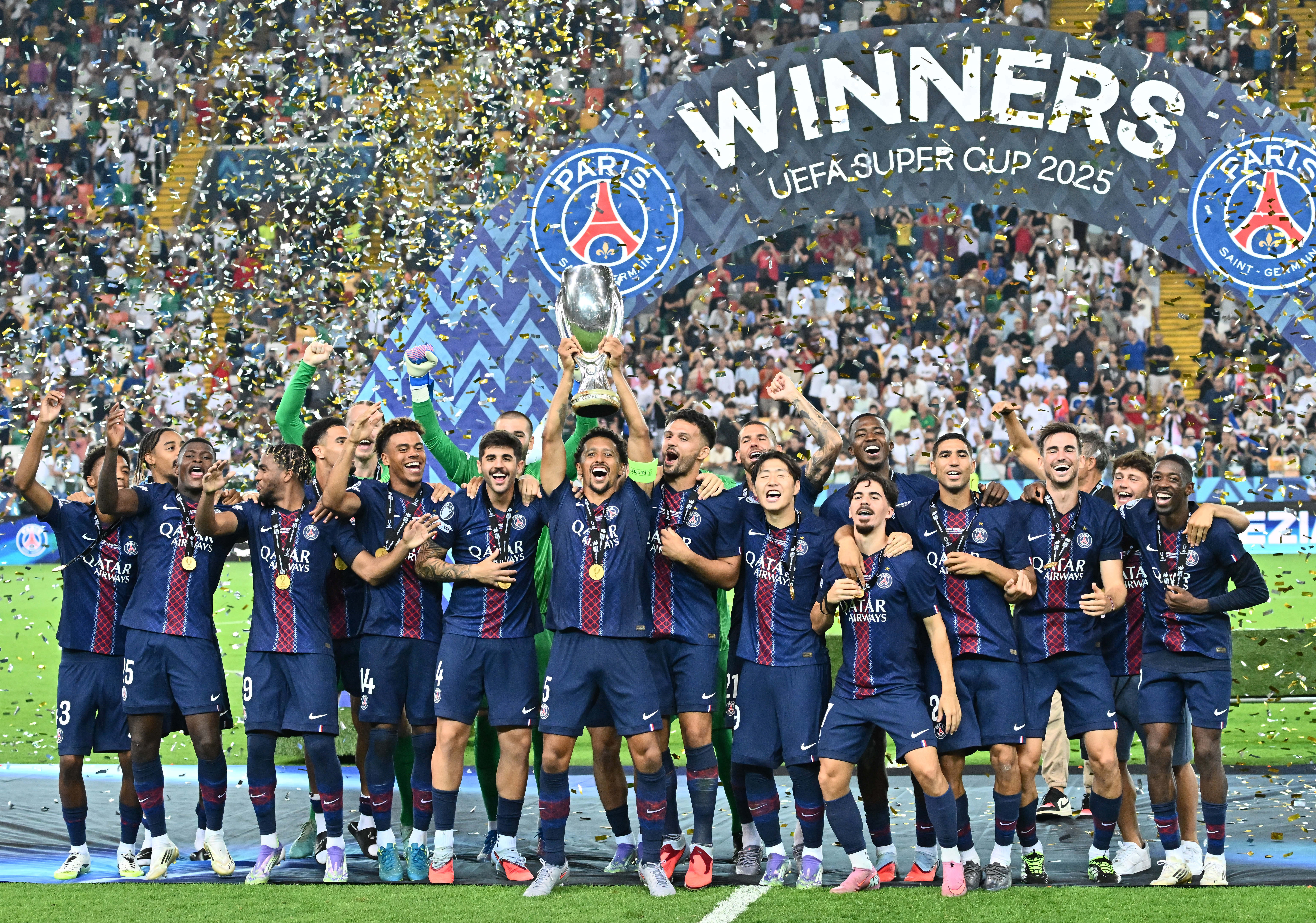 爱博体育-曼联惊艳胜出，欧冠冠军冠军梦再现的简单介绍